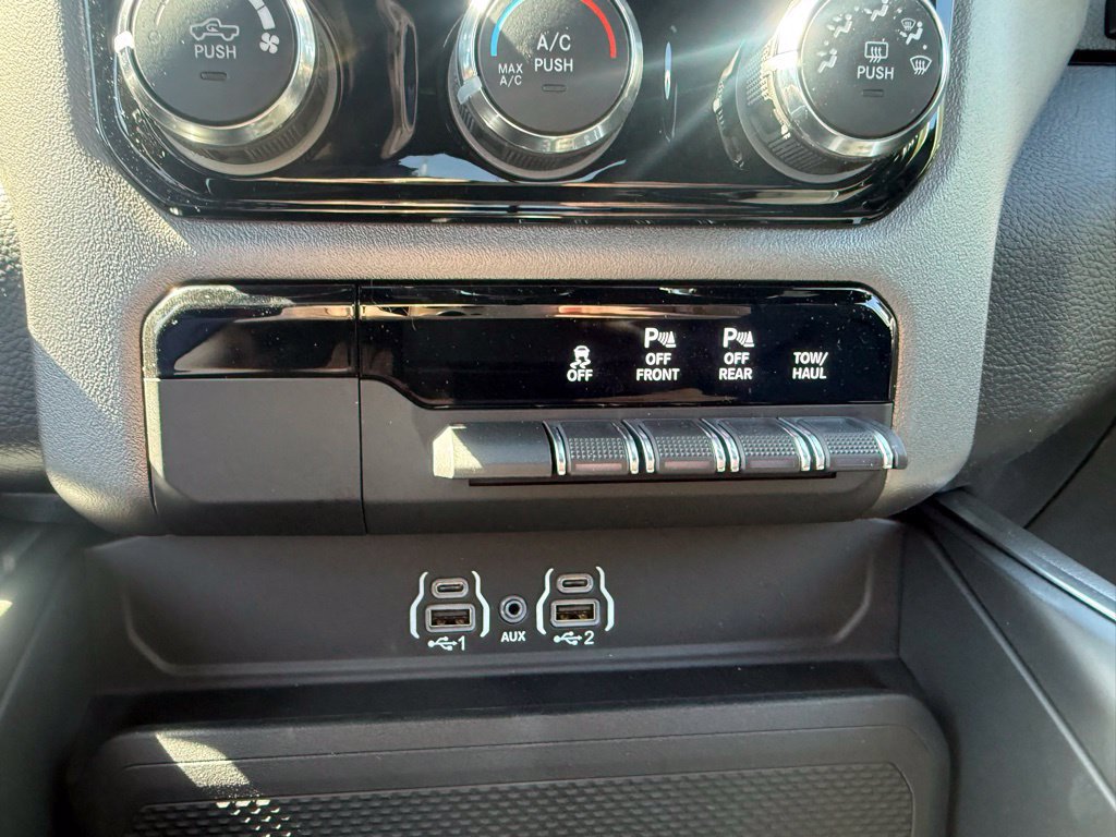 New 2026 RAM 1500 Big Horn AWD/4WD image 24