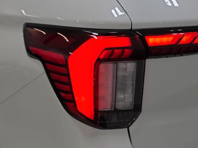 Used 2026 Ford Explorer Active w/ Active Comfort Package AWD/4WD image 31