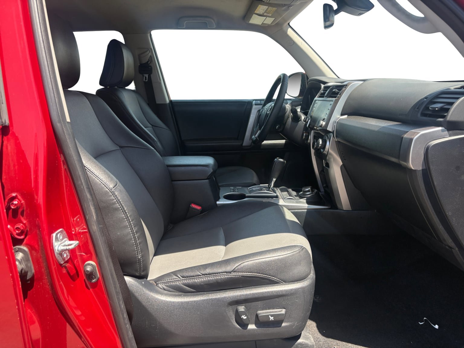 Used 2022 Toyota 4Runner SR5 Premium AWD/4WD image 17