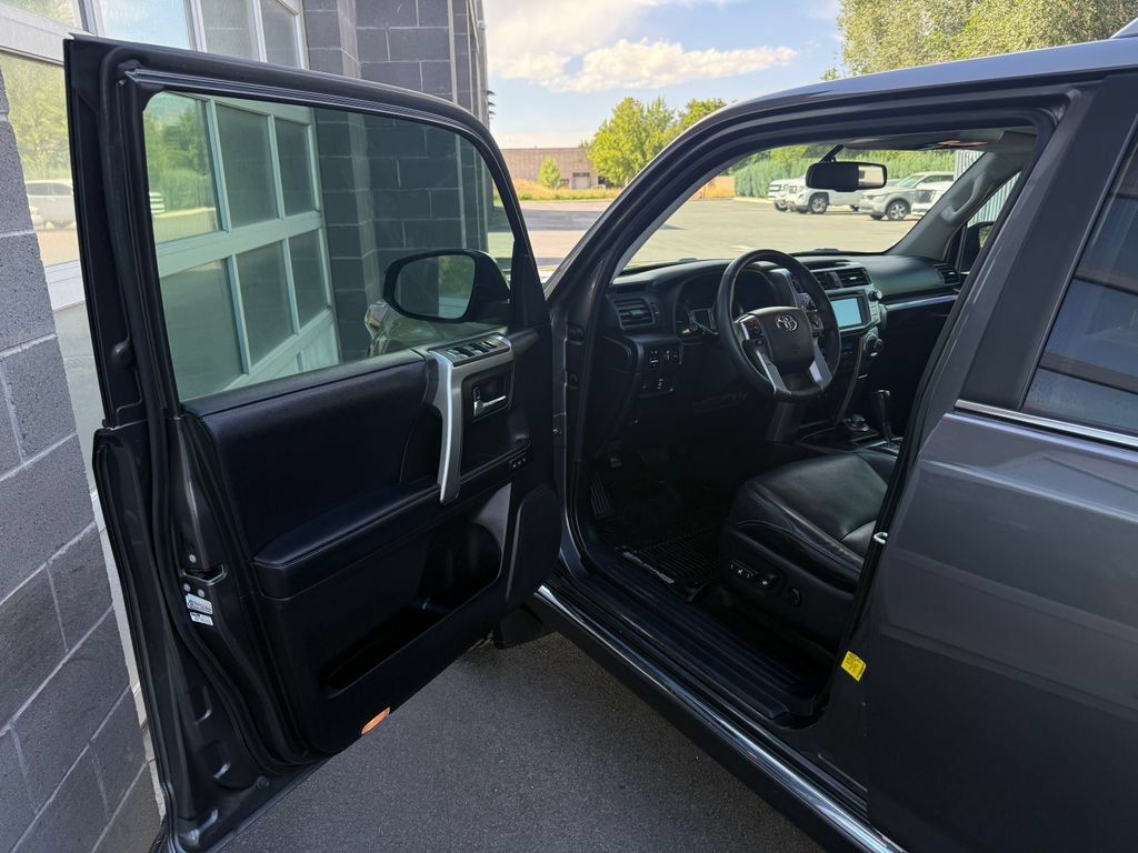 Used 2019 Toyota 4Runner Limited AWD/4WD image 18