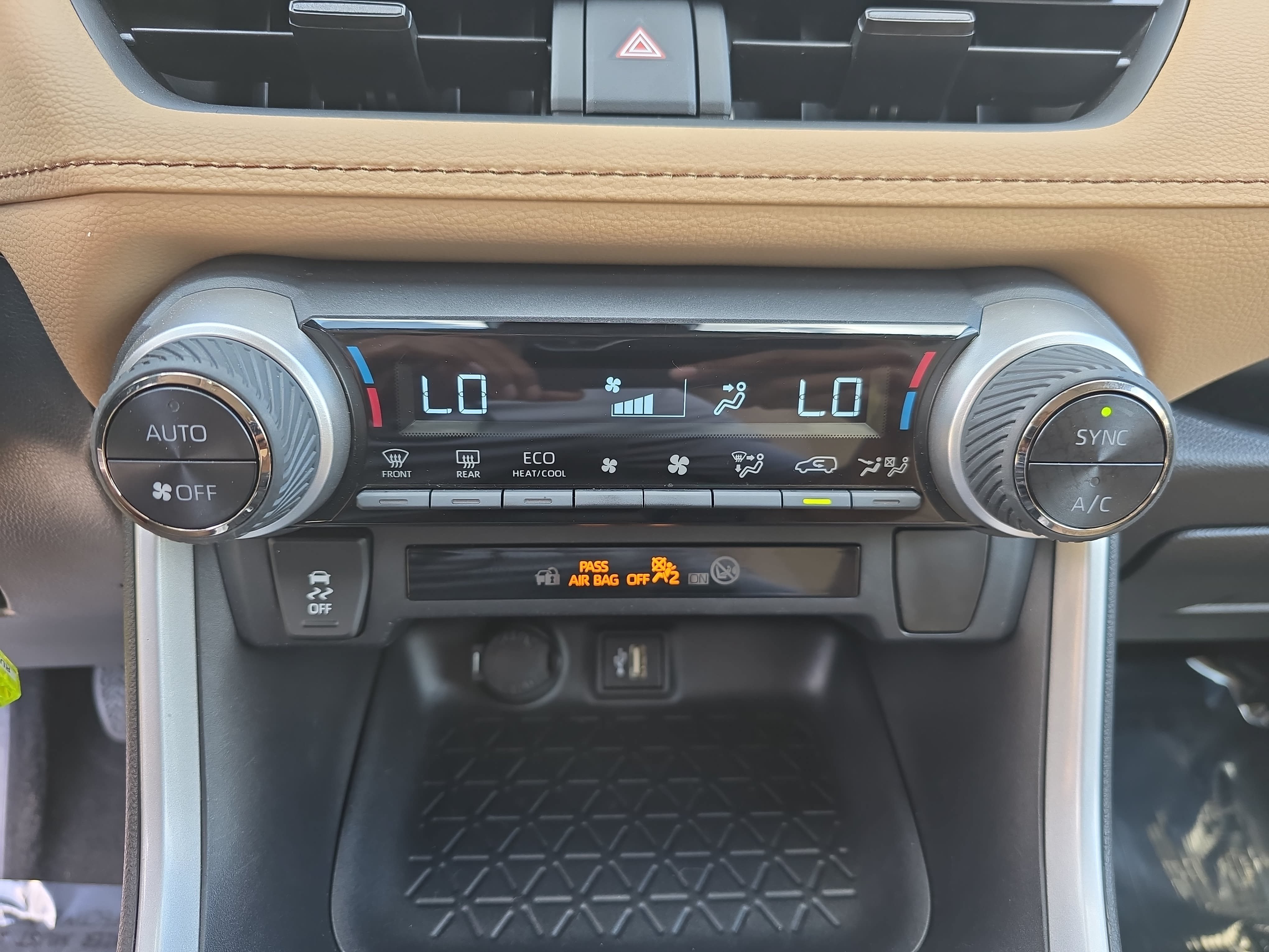 Certified 2024 Toyota RAV4 LE AWD/4WD image 25