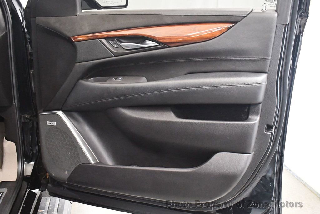 Used 2015 Cadillac Escalade Premium image 14