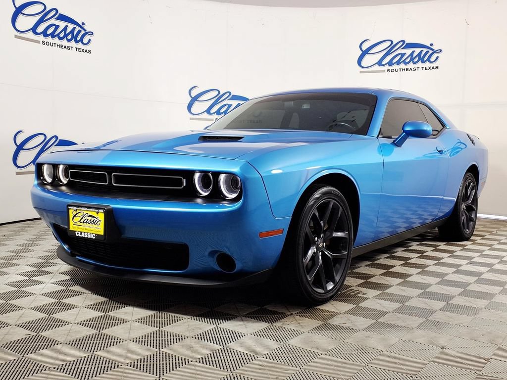 Used 2023 Dodge Challenger SXT w/ Blacktop Package RWD image 5