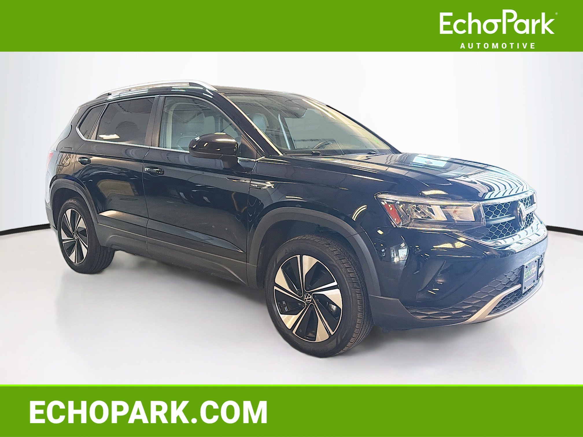 Used 2024 Volkswagen Taos SE image 1