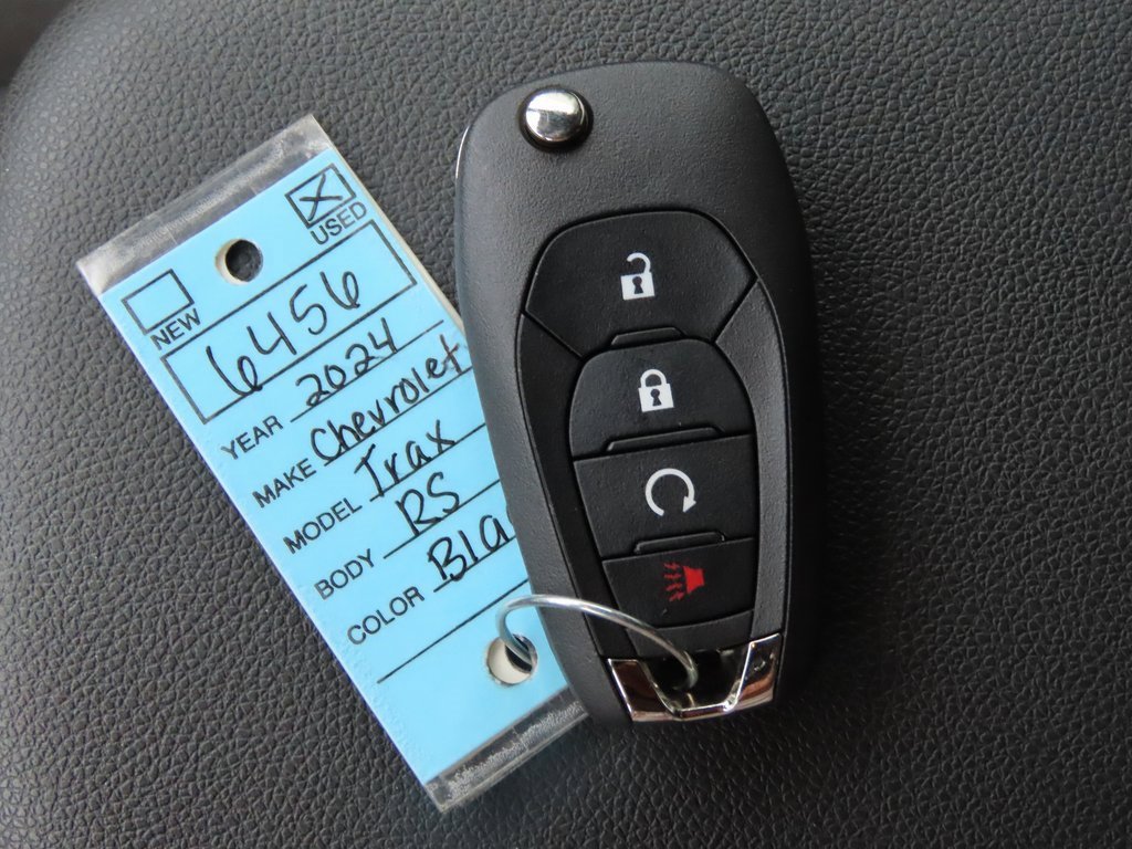 Used 2024 Chevrolet Trax RS w/ Sunroof Package image 21