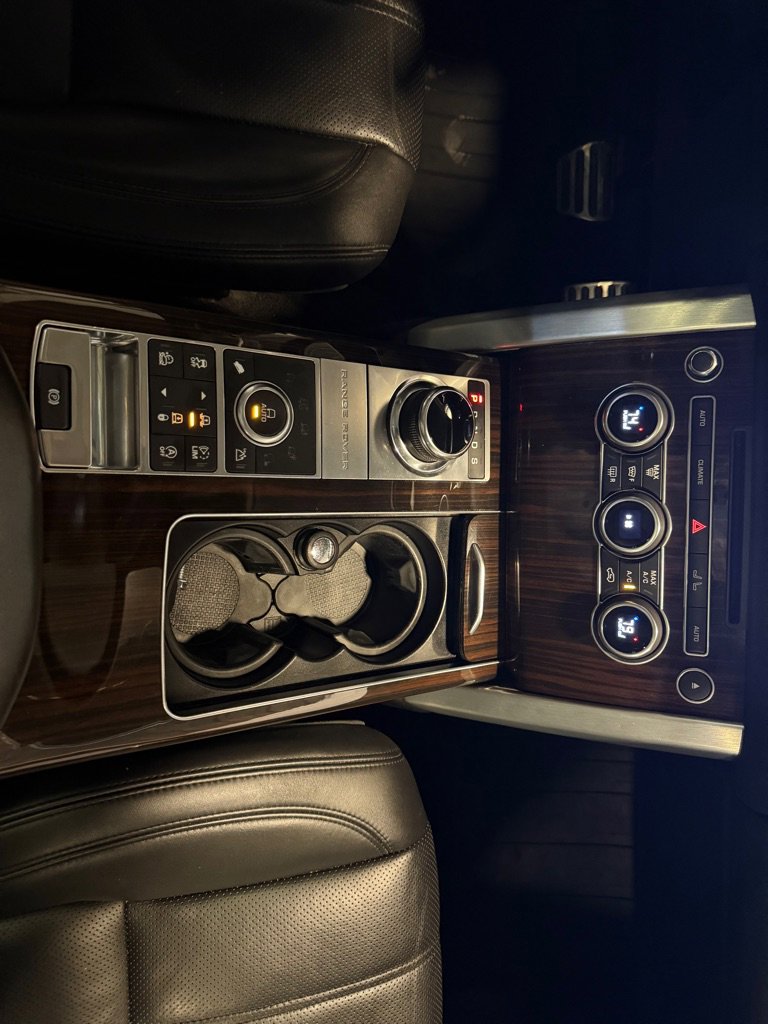 Used 2017 Land Rover Range Rover Supercharged image 32