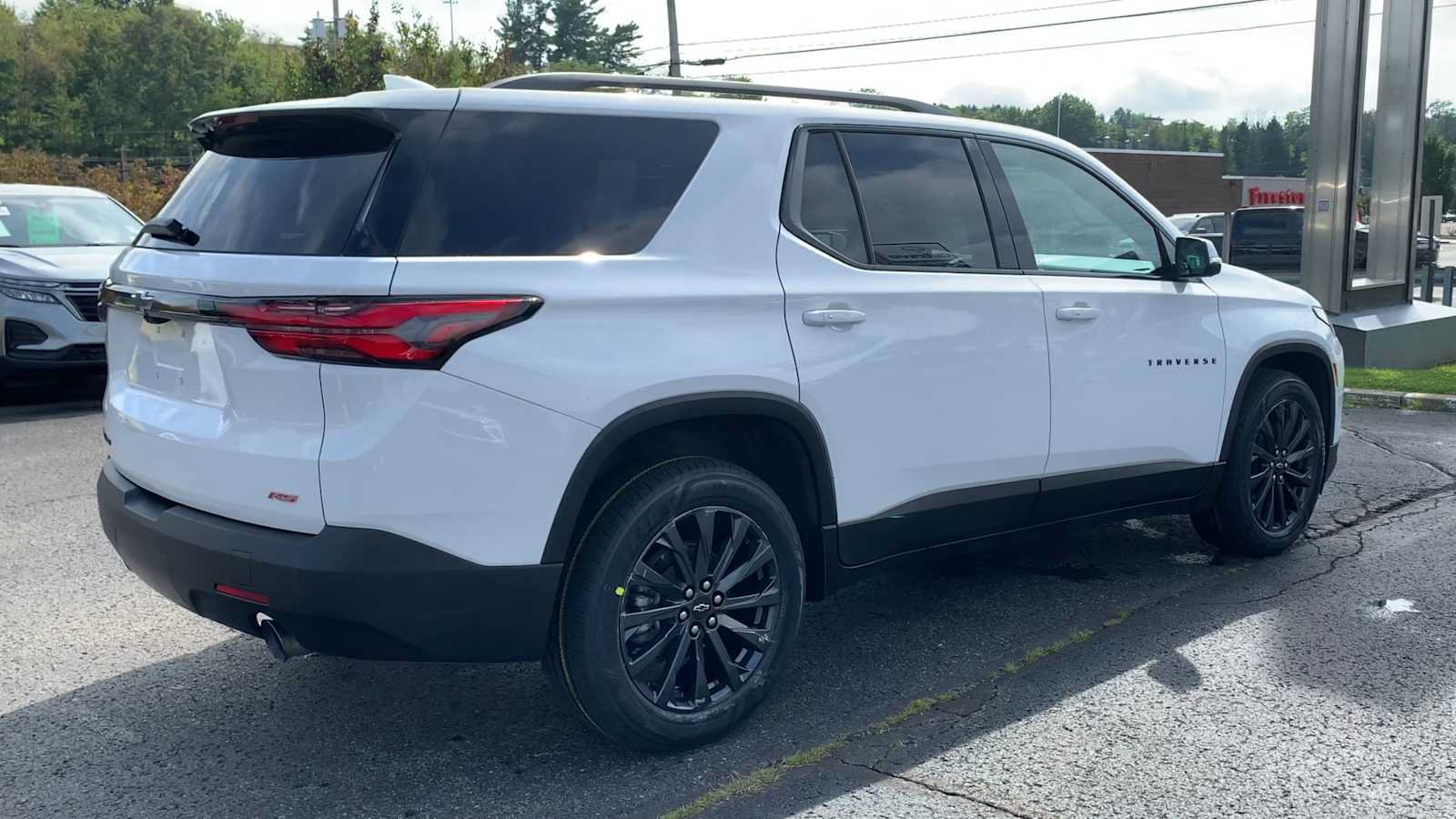 Certified 2023 Chevrolet Traverse RS w/ LPO, Floor Liner Package AWD/4WD image 8
