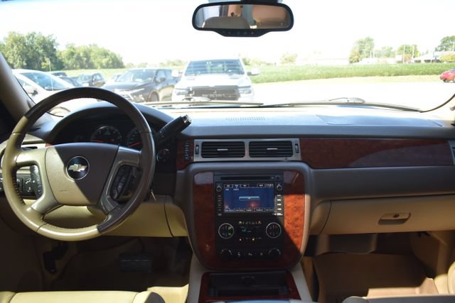 Used 2009 Chevrolet Tahoe LTZ AWD/4WD image 34