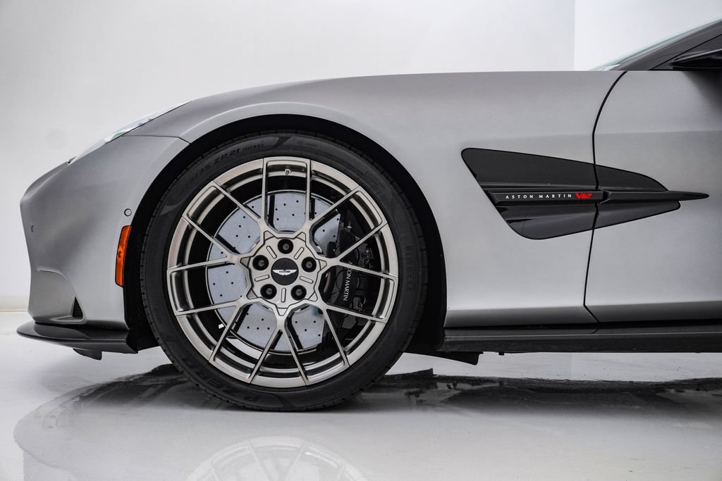 Used 2026 Aston Martin Vanquish Convertible RWD image 17