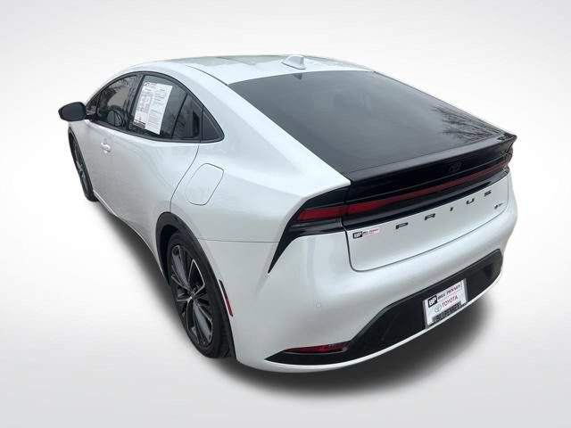 Used 2023 Toyota Prius XLE image 3