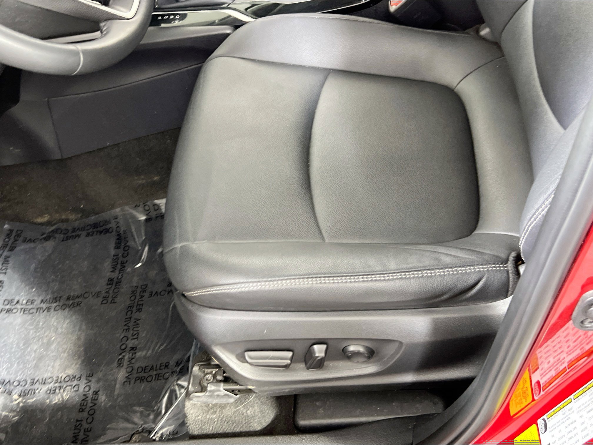 Used 2022 Toyota Corolla Cross XLE w/ Convenience Package AWD/4WD image 18