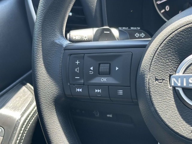 Used 2024 Nissan Rogue SV AWD/4WD image 23