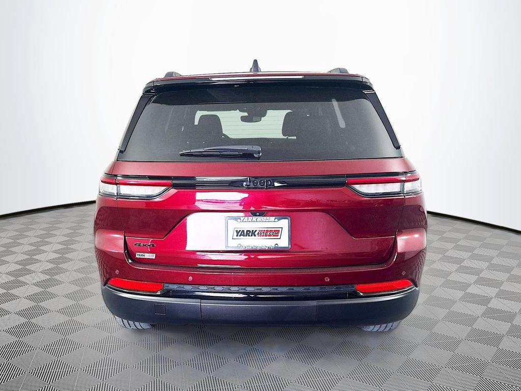 Certified 2024 Jeep Grand Cherokee Altitude AWD/4WD image 10