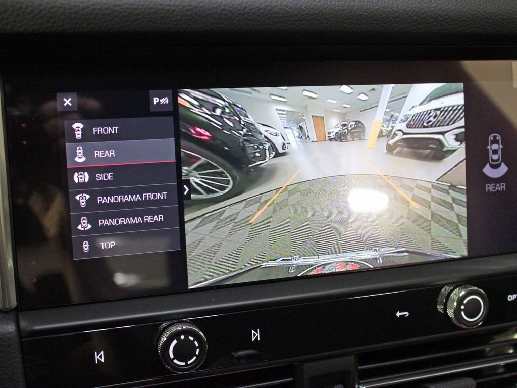 Certified 2025 Porsche Macan image 26