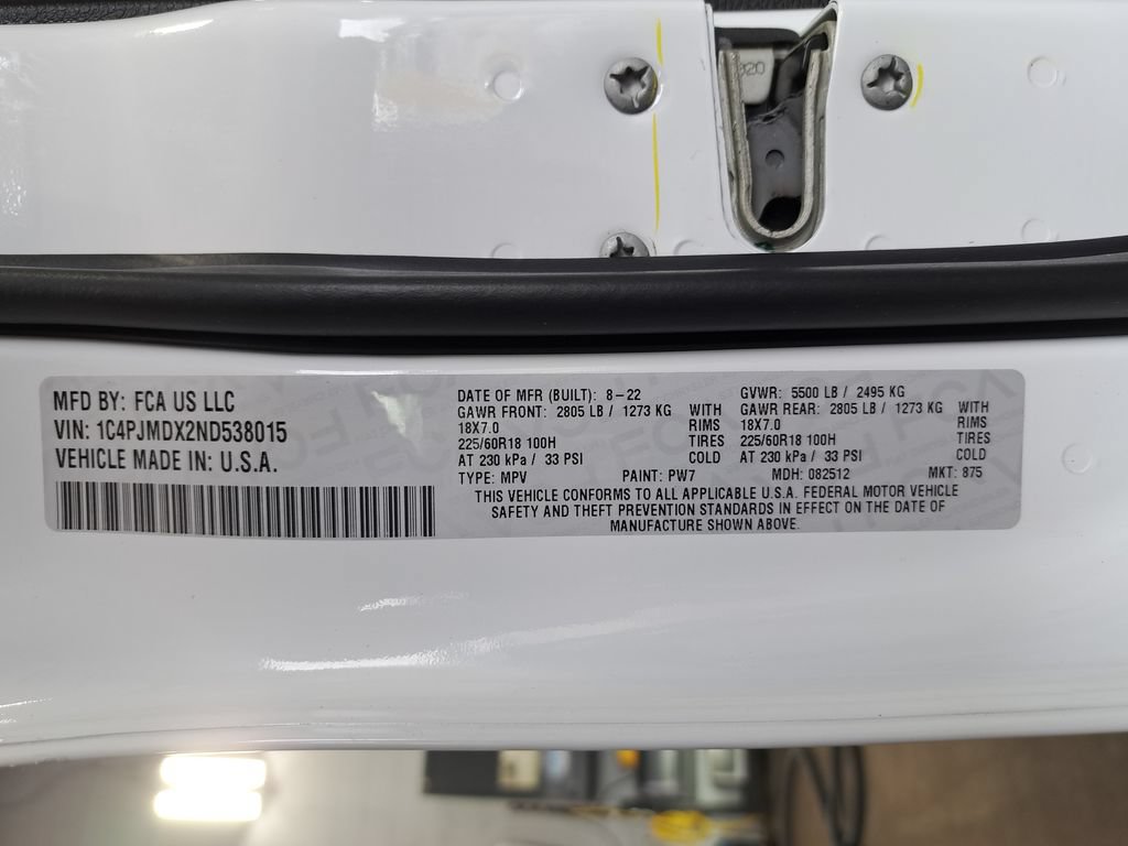 Certified 2022 Jeep Cherokee Limited AWD/4WD image 37