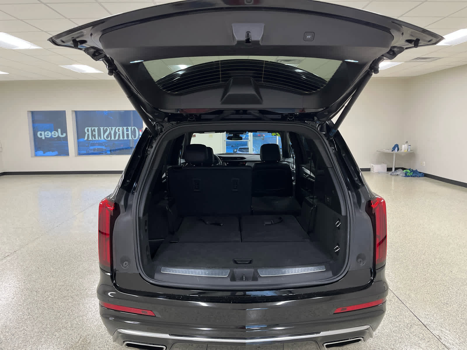 Used 2024 Cadillac XT6 Luxury w/ LPO, Floor Liner Package image 14