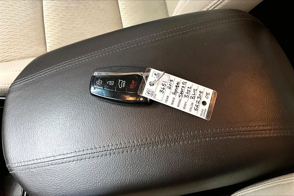 Used 2018 Hyundai Santa Fe Sport w/ 2.4L Value Package 02 FWD image 34