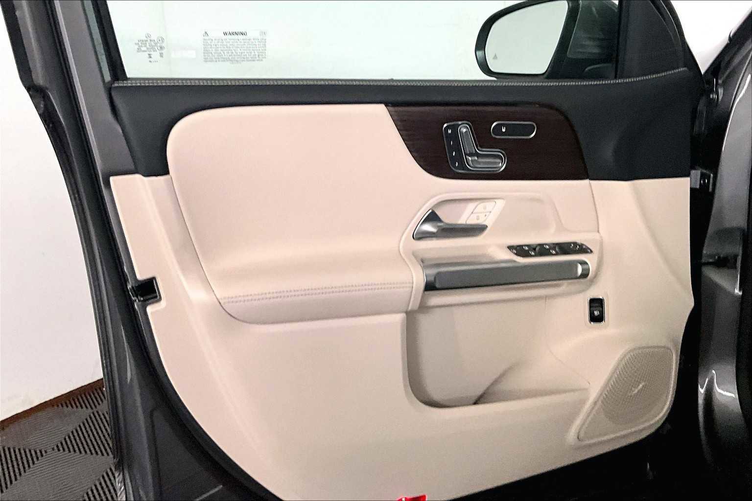 New 2026 Mercedes-Benz GLB 250 4MATIC image 12