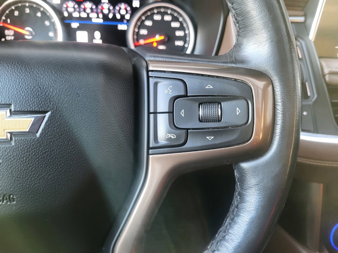 Used 2021 Chevrolet Suburban High Country w/ Premium Package image 9