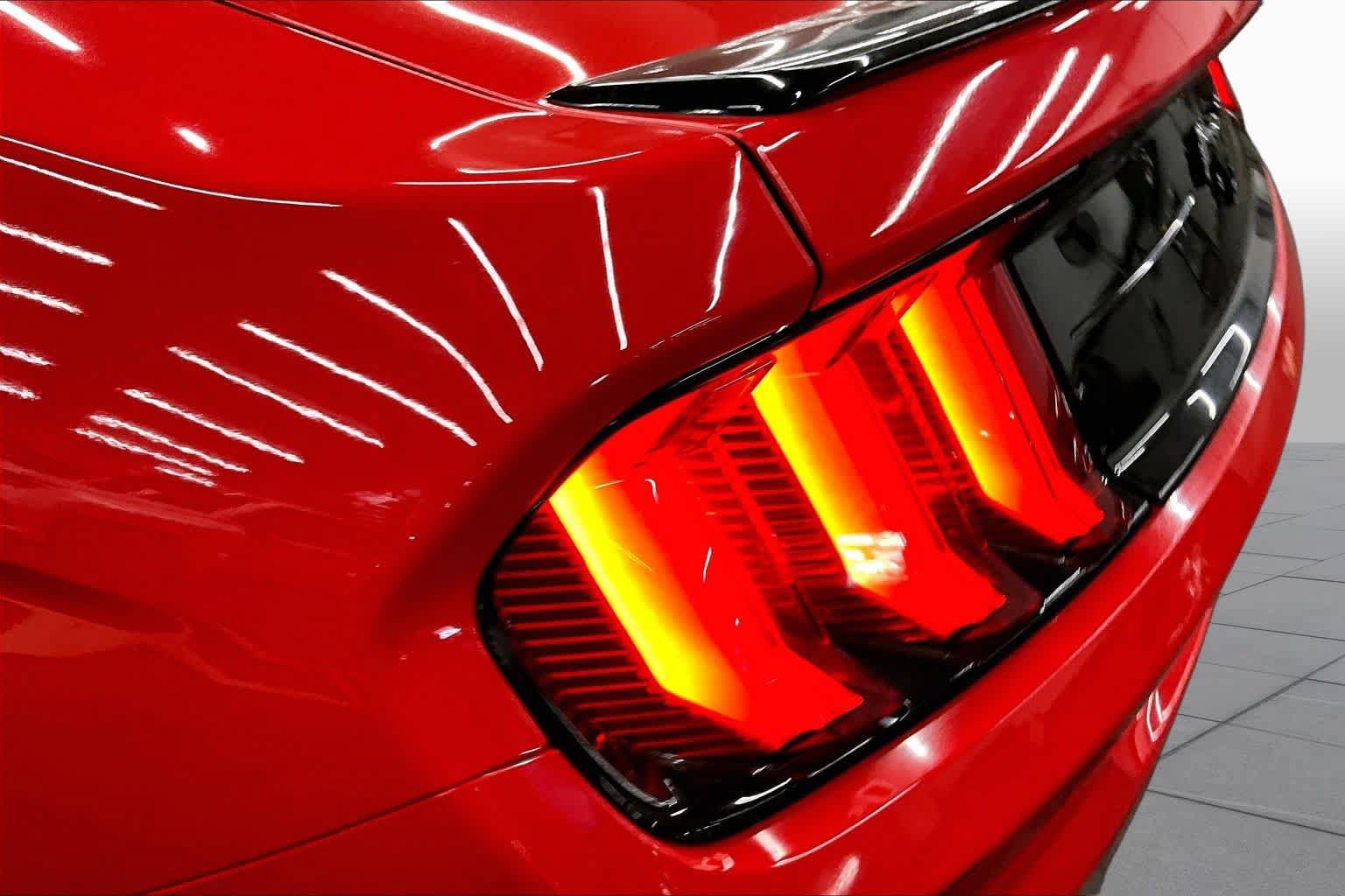 Used 2019 Ford Mustang Coupe w/ Equipment Group 101A RWD image 28