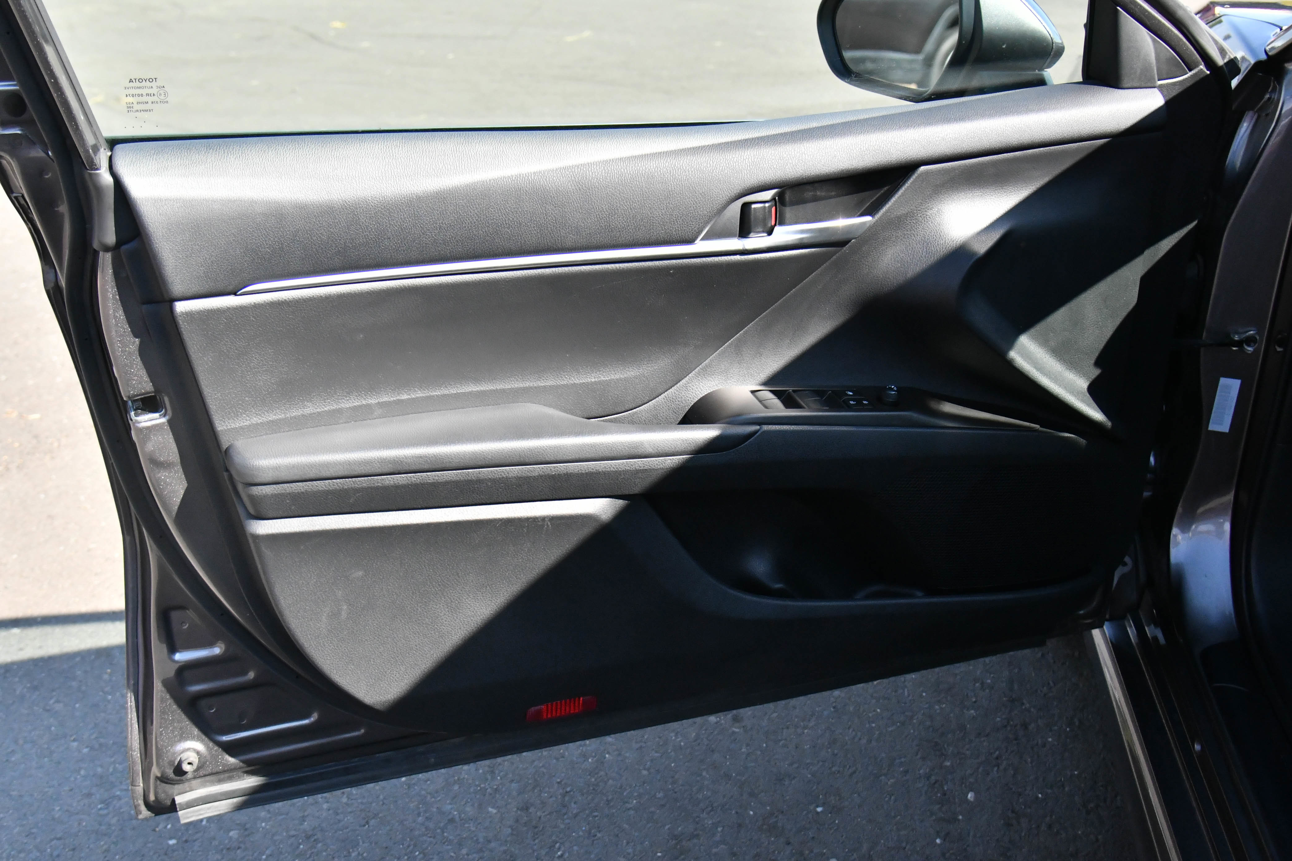Used 2024 Toyota Camry SE image 14