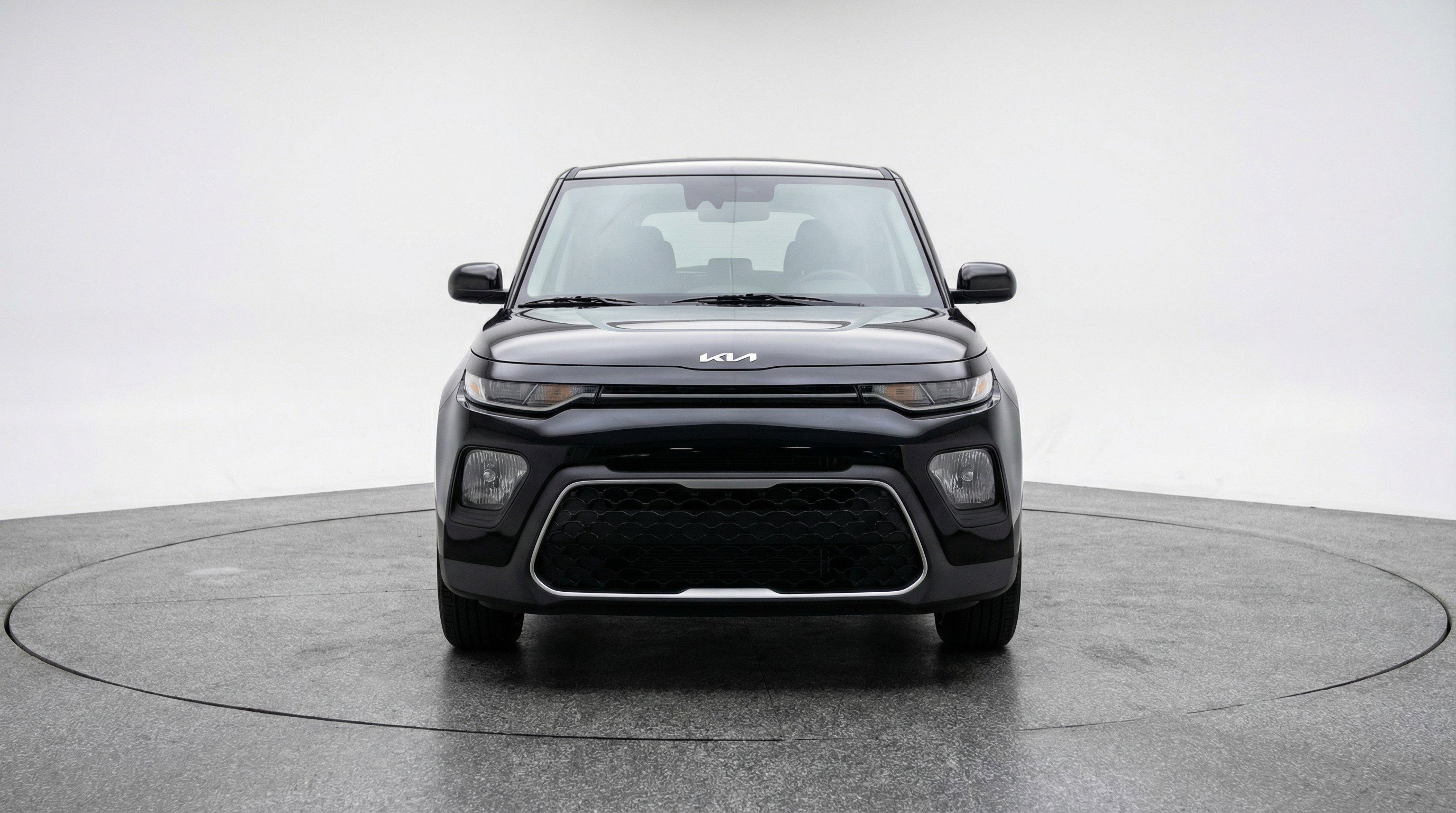 Used 2025 Kia Soul LX w/ LX Technology Package FWD image 2