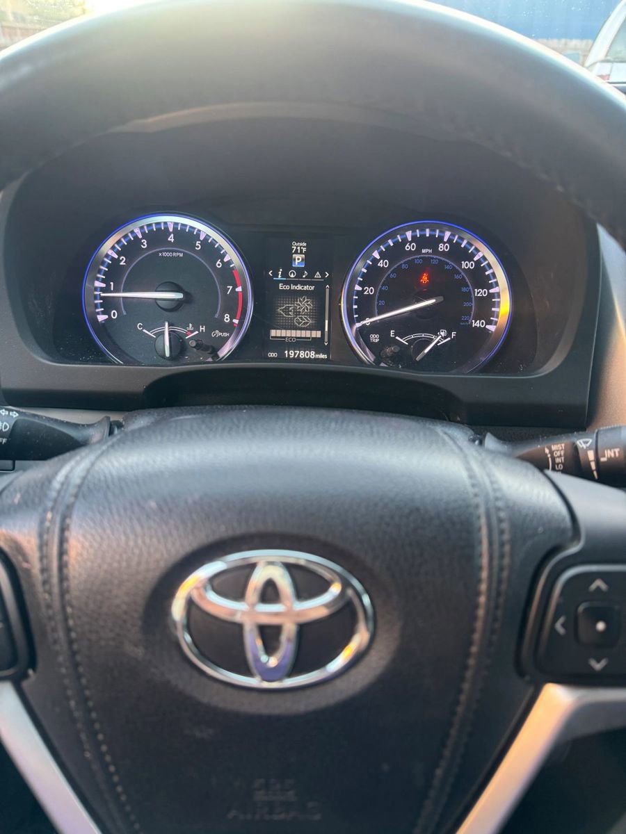 Used 2014 Toyota Highlander XLE image 9