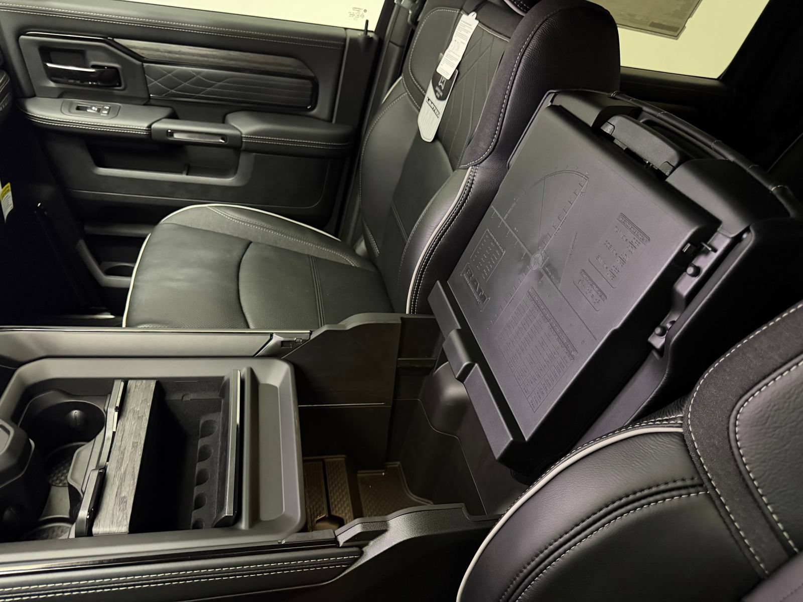 New 2026 RAM 3500 Limited AWD/4WD image 33