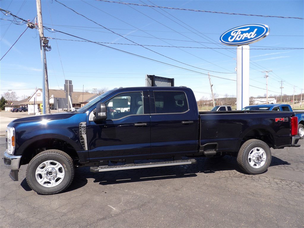 New 2025 Ford F350 XLT w/ FX4 Off-Road Package image 4