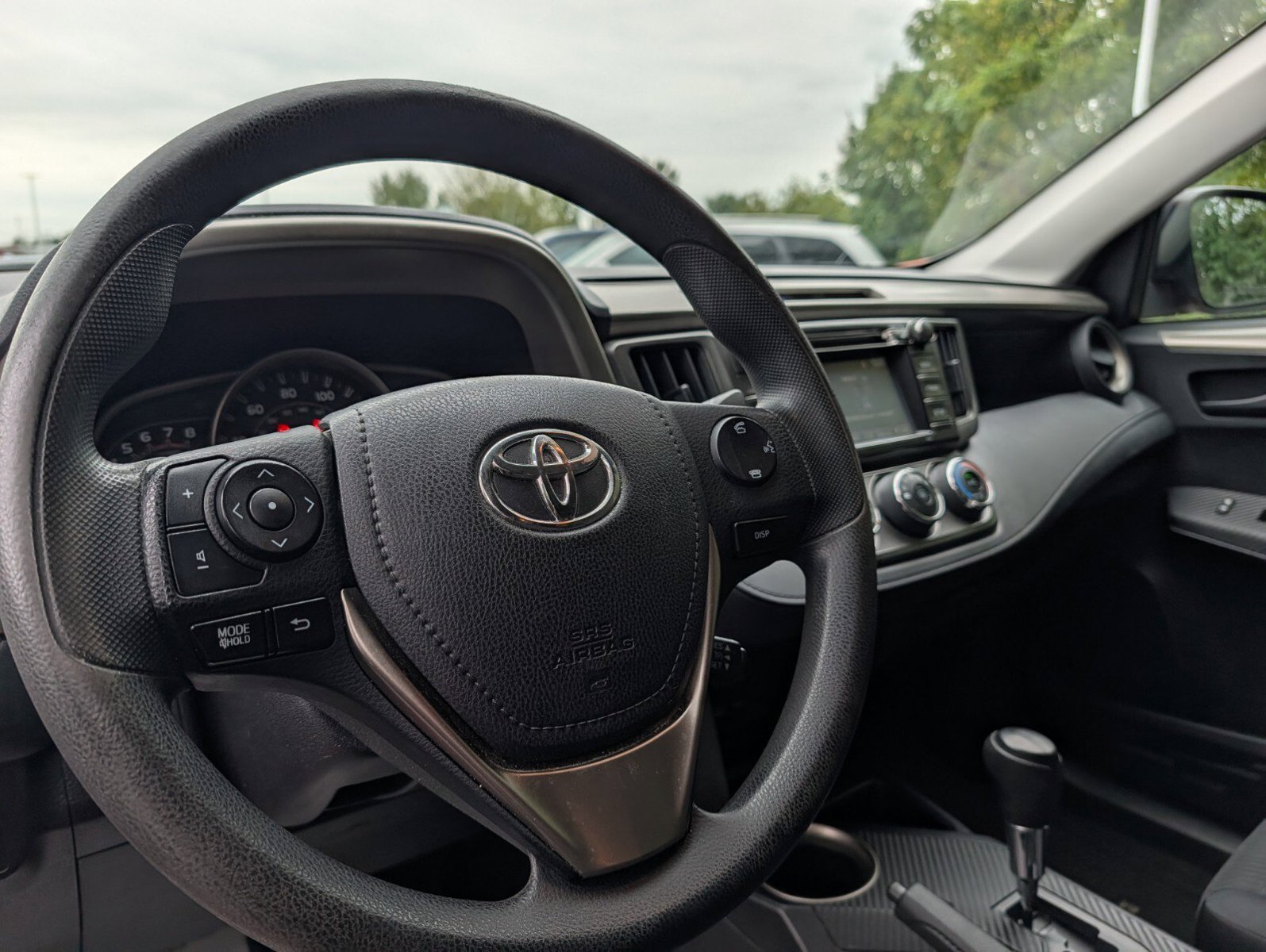 Used 2015 Toyota RAV4 LE AWD/4WD image 25