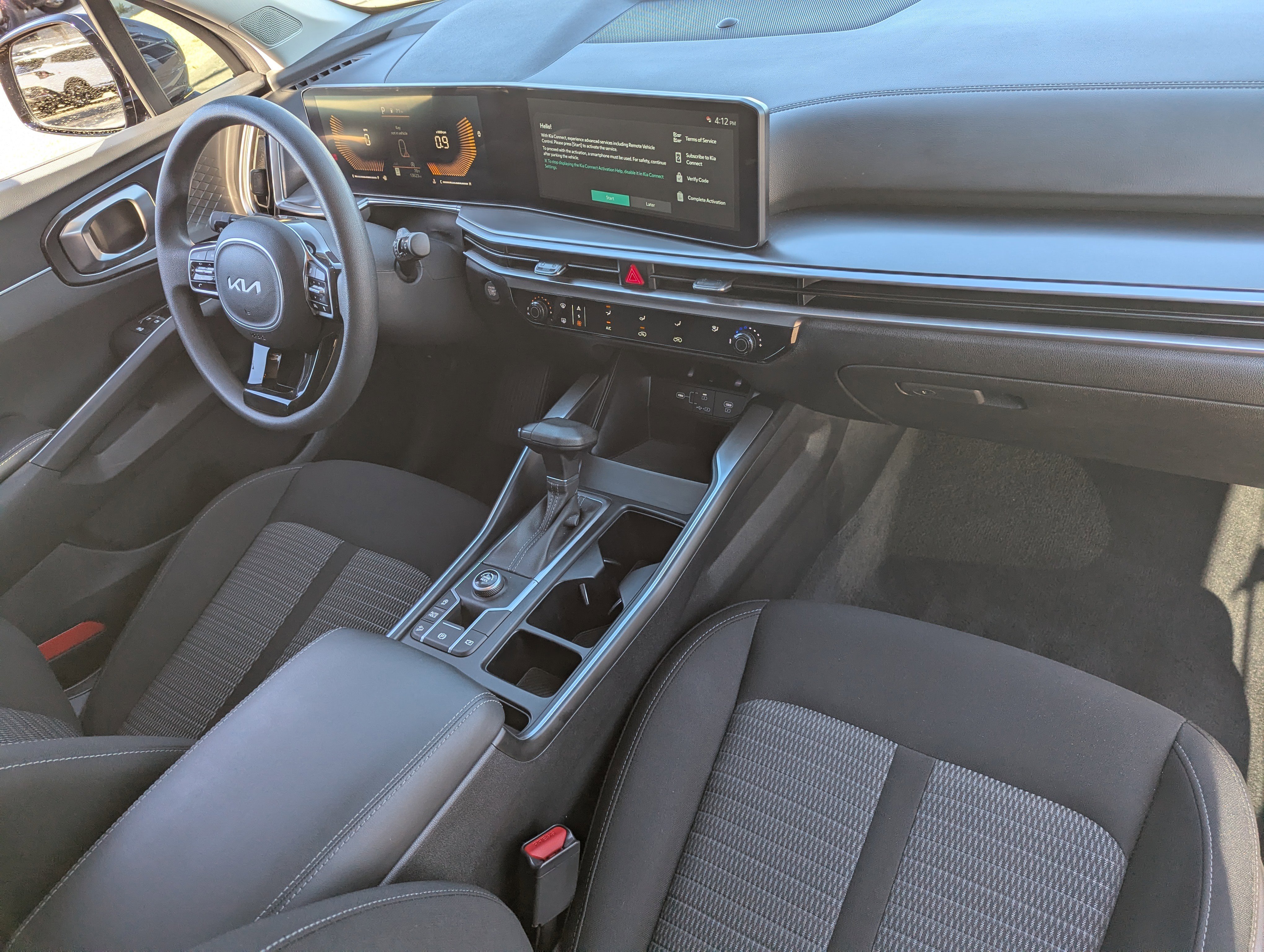 Certified 2025 Kia Sorento LX image 10