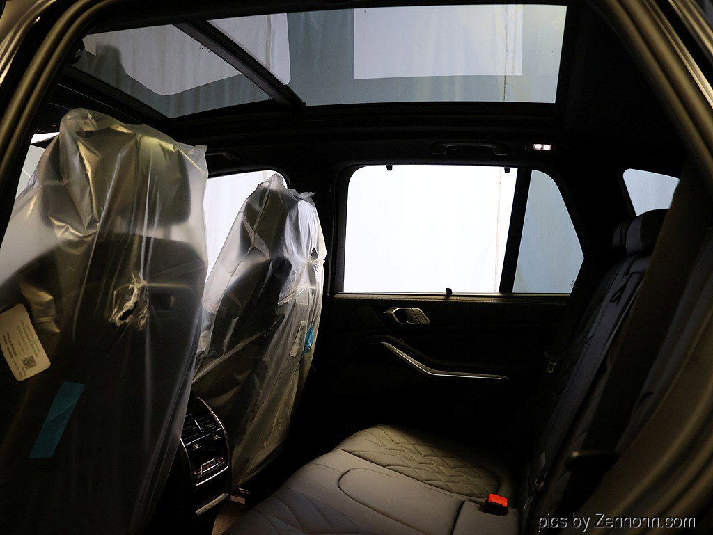 New 2026 BMW X5 xDrive40i w/ M Sport Package AWD/4WD image 13