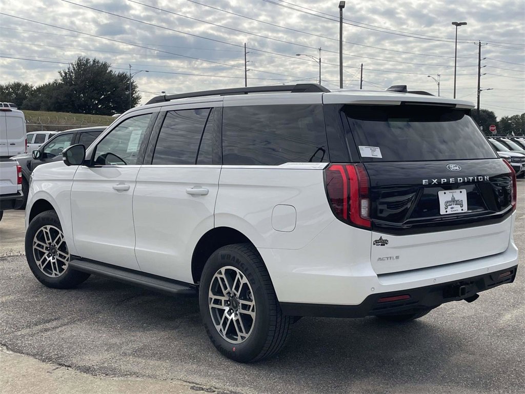 New 2026 Ford Expedition Active image 5