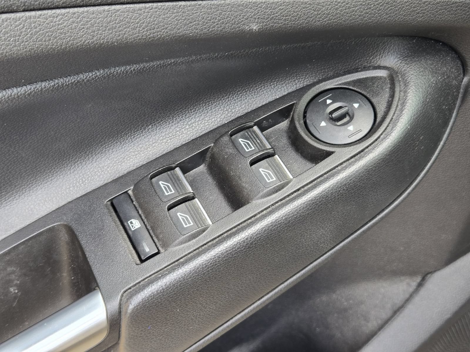 Used 2017 Ford Escape SE w/ Equipment Group 201A AWD/4WD image 22