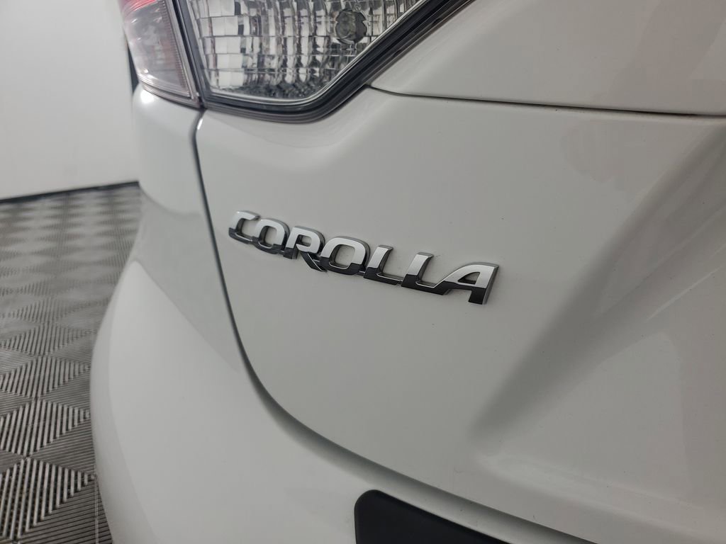 Used 2022 Toyota Corolla LE image 30