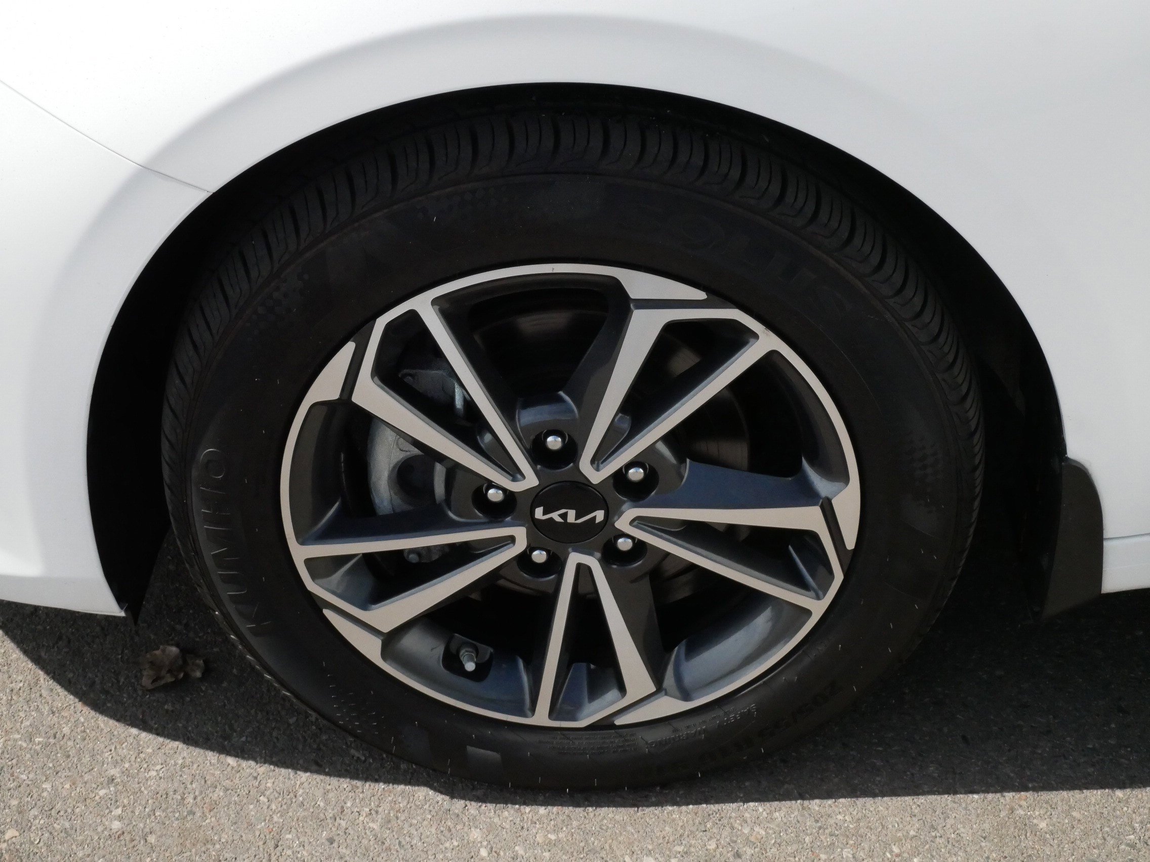 Used 2023 Kia Forte LXS FWD image 15