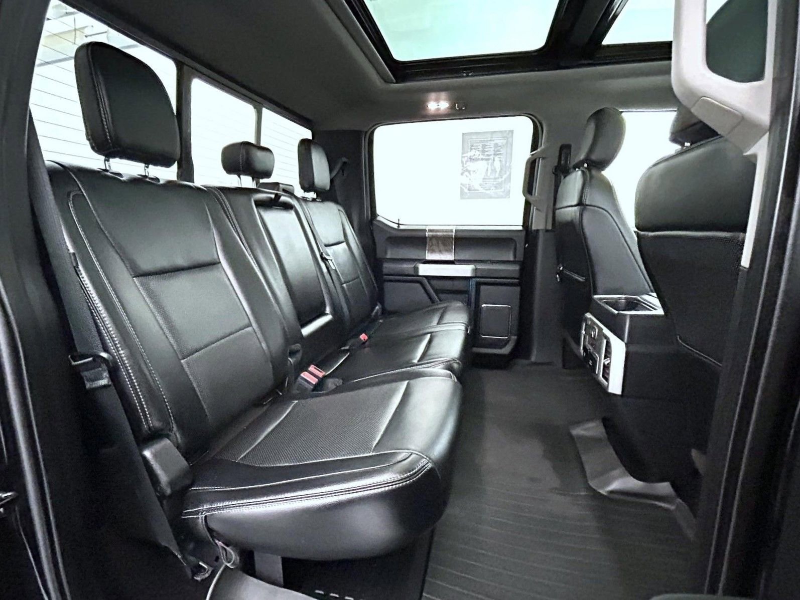 Used 2019 Ford F250 Lariat w/ Lariat Ultimate Package image 18