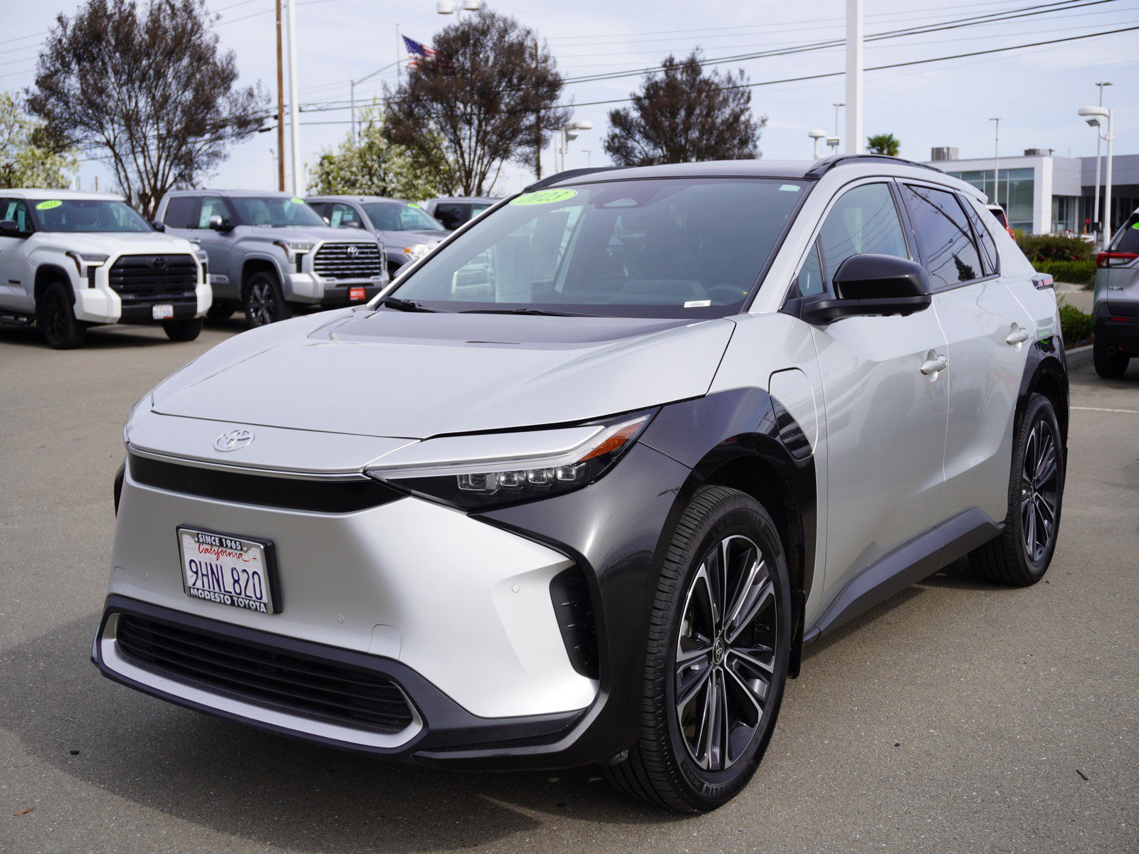 Used 2023 Toyota bZ4X Limited image 5