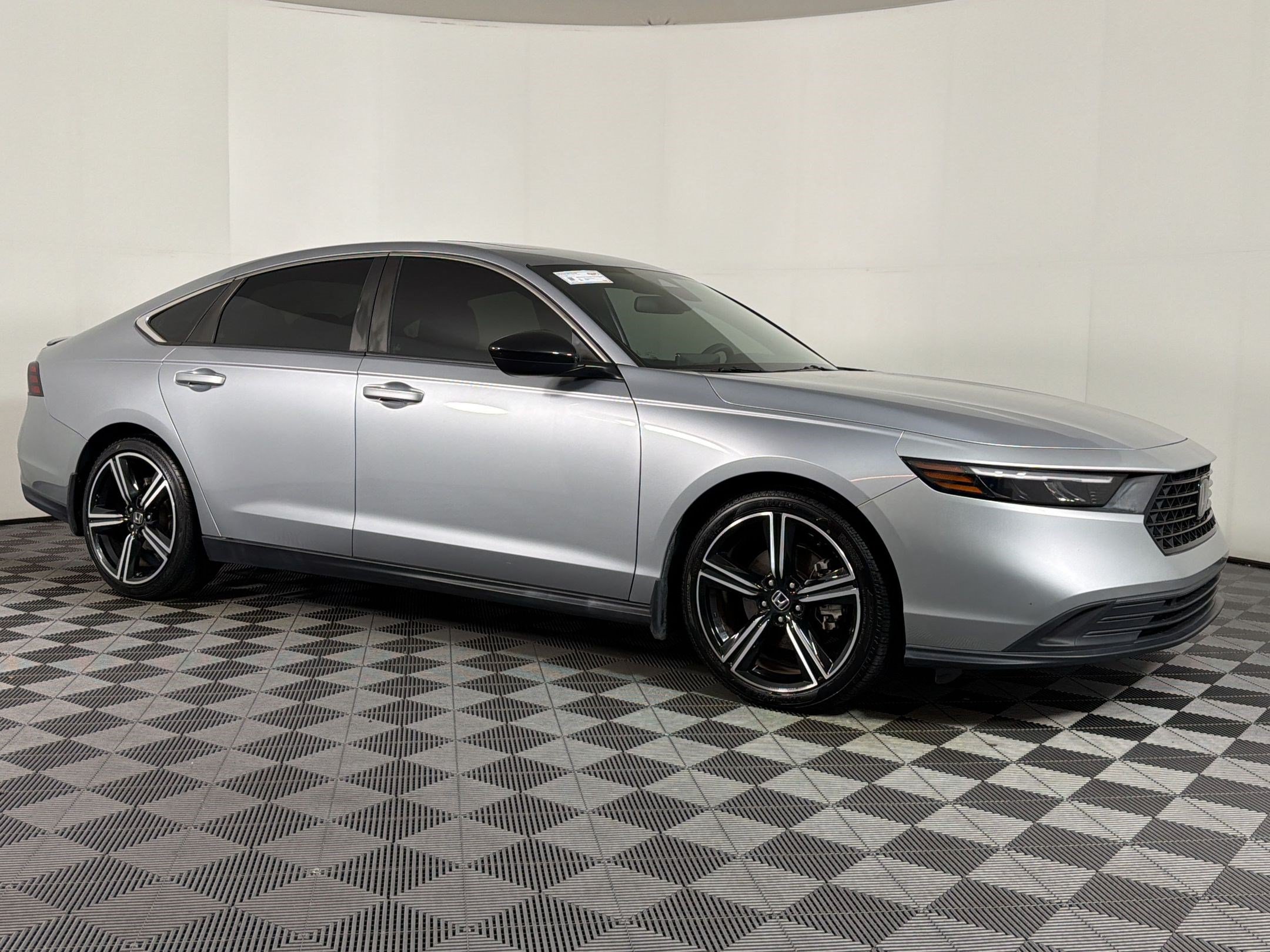 Used 2023 Honda Accord Sport image 6