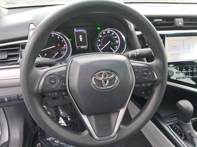 Used 2018 Toyota Camry L image 17