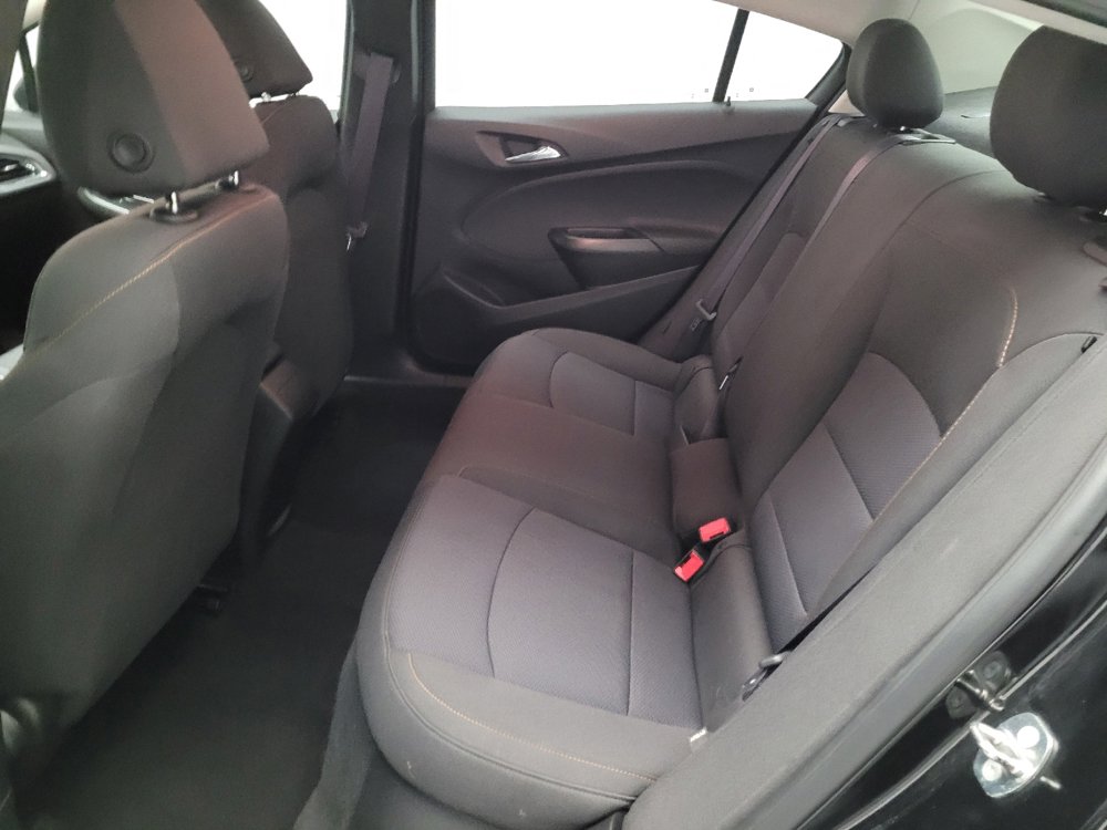 Used 2017 Chevrolet Cruze LS FWD image 18