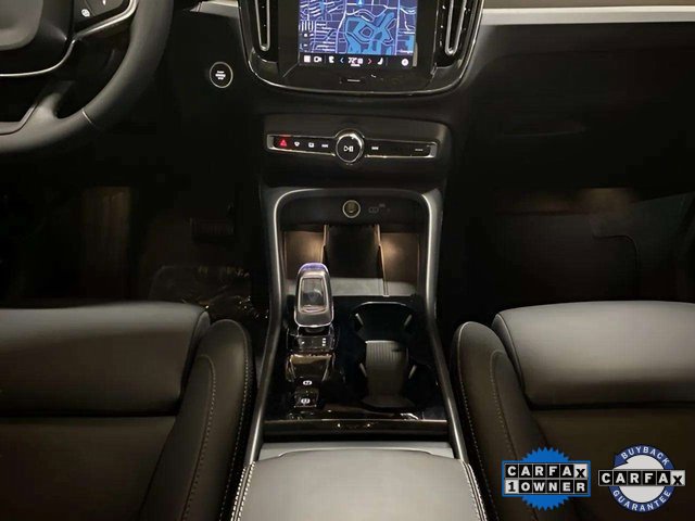 Used 2025 Volvo XC40 B5 Plus image 13