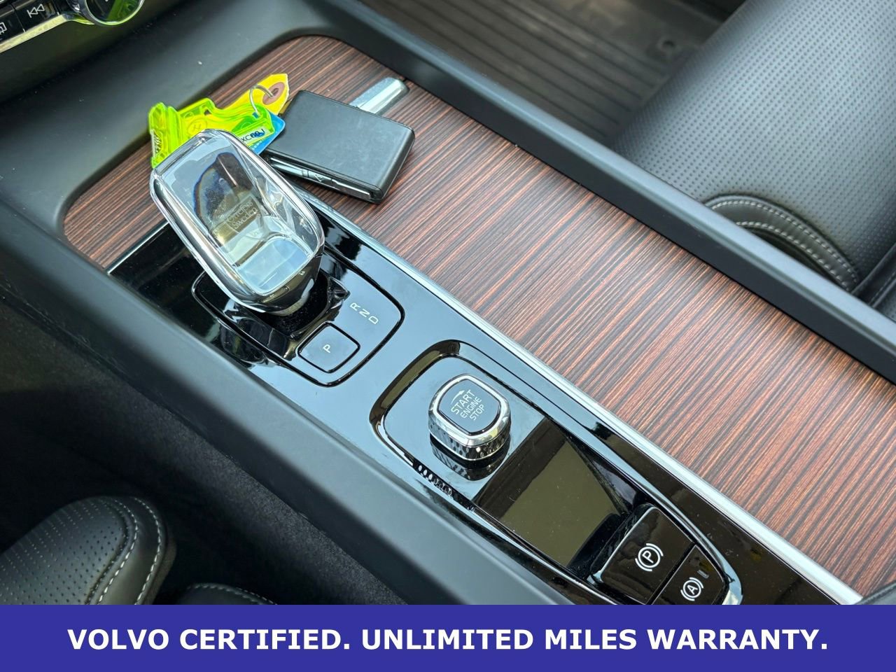 Certified 2023 Volvo XC60 B5 Ultimate w/ Climate Package image 21