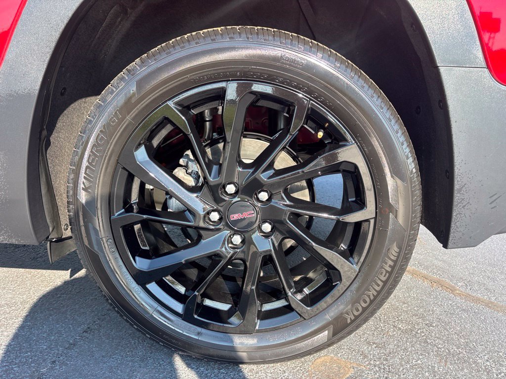 Used 2024 GMC Terrain SLT w/ Elevation Edition FWD image 9