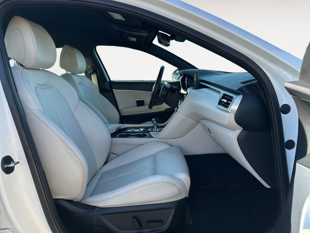 Used 2024 Genesis G70 2.5T image 15