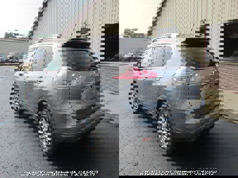 Used 2016 Nissan Rogue SV image 5