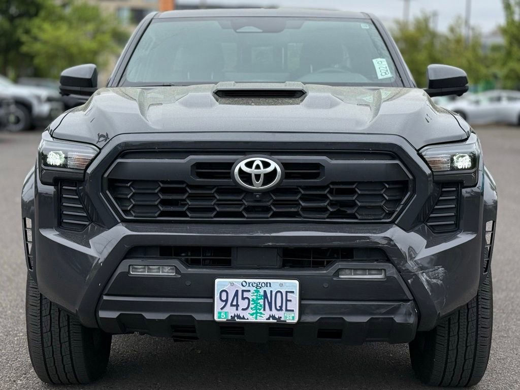Used 2024 Toyota Tacoma TRD Sport w/ TRD Sport Premium Package AWD/4WD image 8