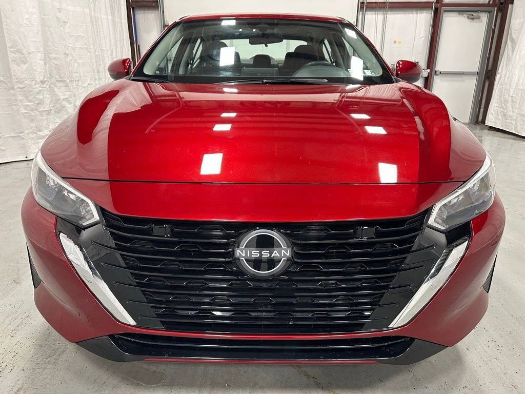 Used 2025 Nissan Sentra SV image 2