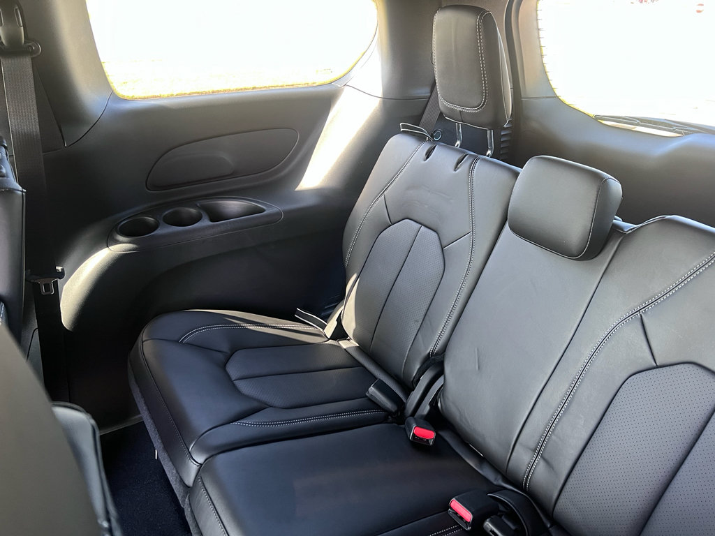 New 2026 Chrysler Pacifica Select FWD image 18