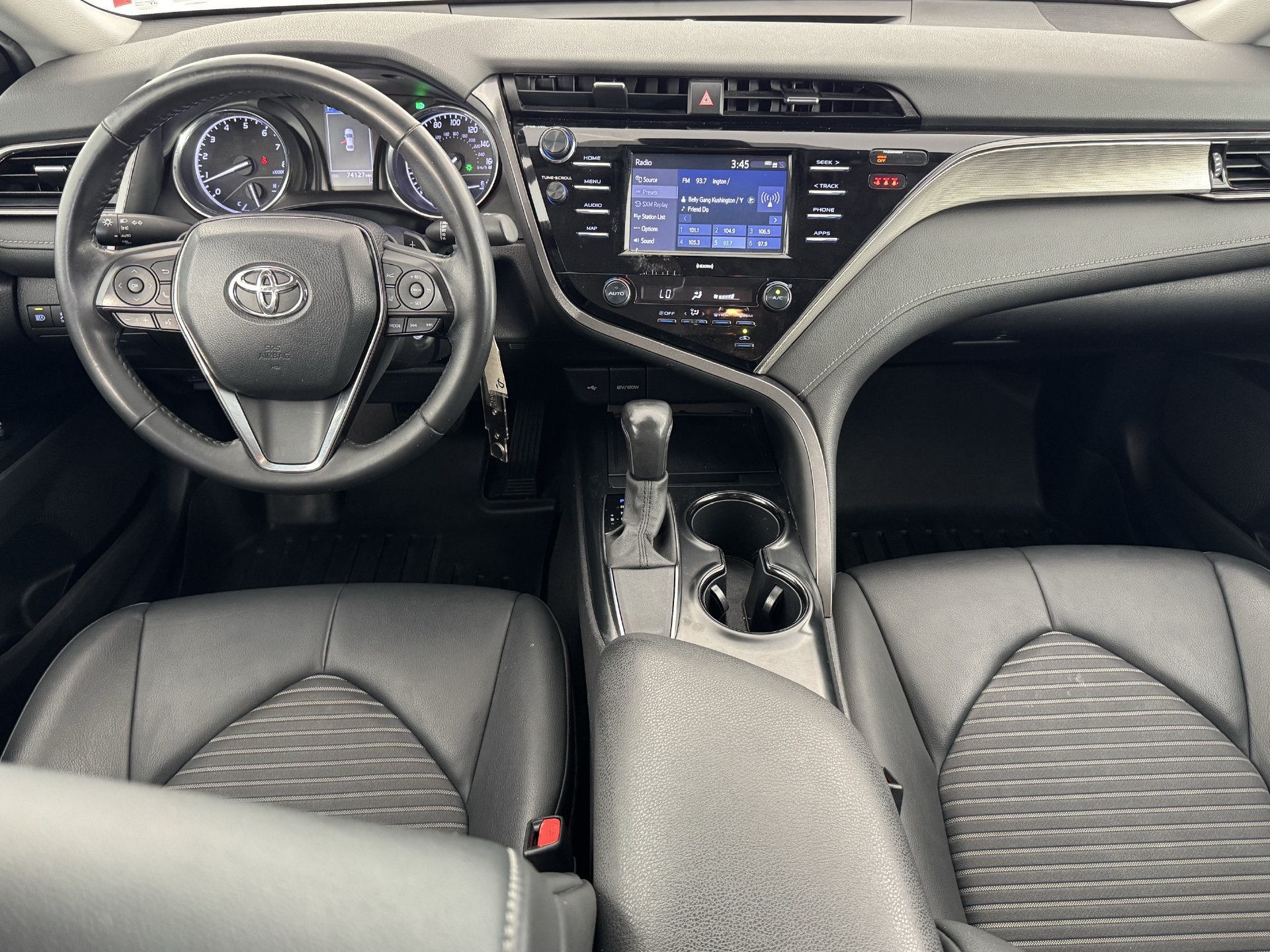 Used 2020 Toyota Camry SE FWD image 21